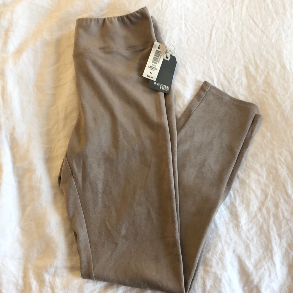 Wilfred Free Mid-Rise Daria pant in Taupe